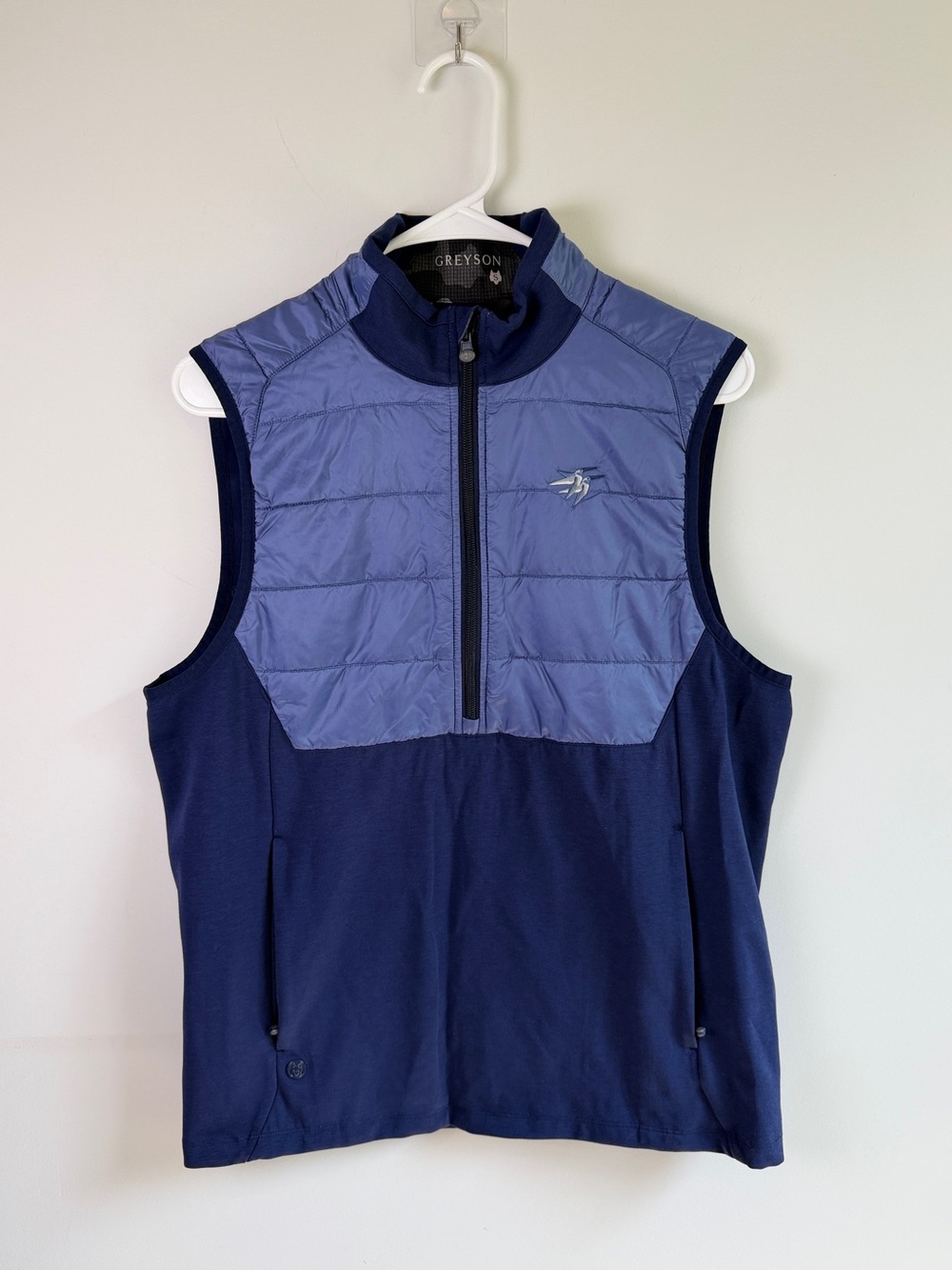 Greyson Gratiot Hybrid Quarter Zip Vest
